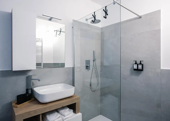 Flora Inn, Scotti's House - Due Passi In Centro بيرغامو