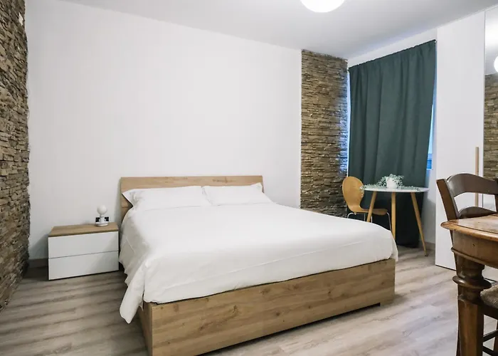 Flora Inn, Scotti's House - Due Passi In Centro 3* بيرغامو