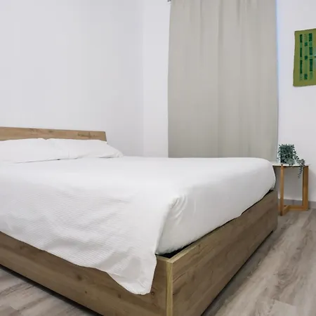 Flora Inn, Scotti's House - Due Passi In Centro