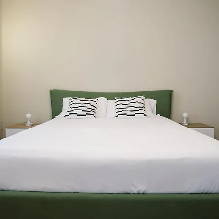 Flora Inn, Scotti's House - Due Passi In Centro Гостьовий будинок