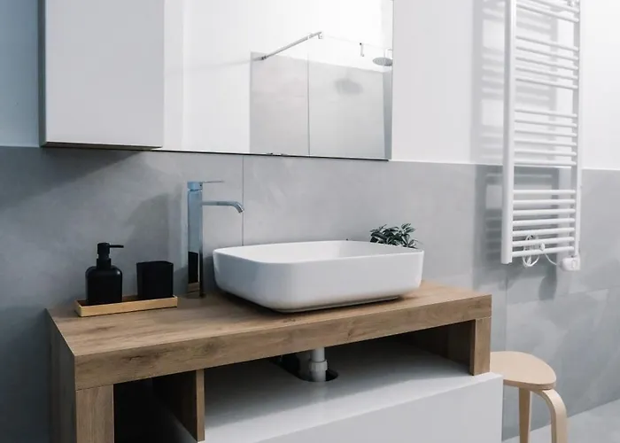 Flora Inn, Scotti's House - Due Passi In Centro Гостьовий будинок