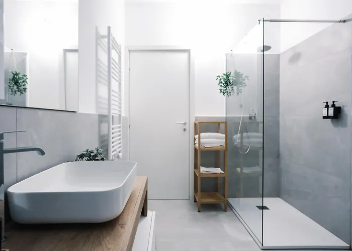 Гостьовий будинок Flora Inn, Scotti's House - Due Passi In Centro