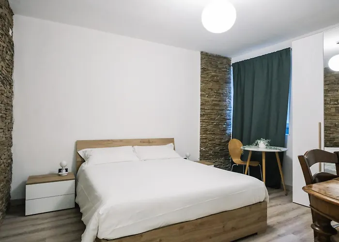 Гостьовий будинок Flora Inn, Scotti's House - Due Passi In Centro 3*