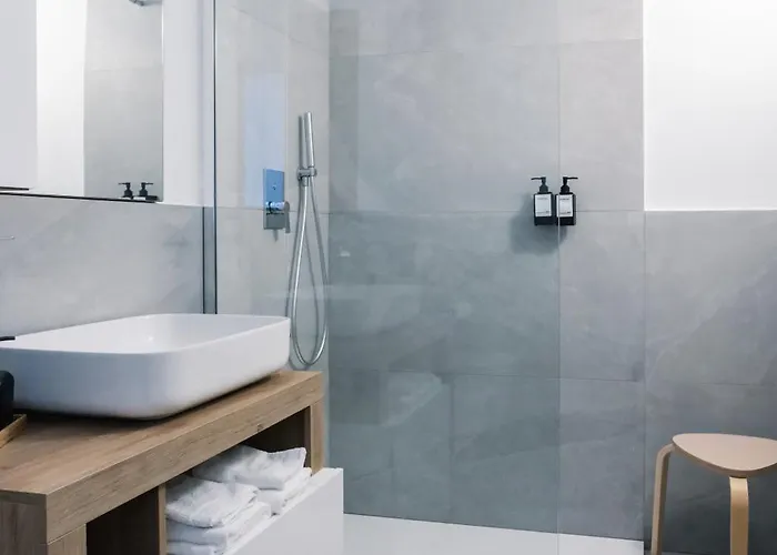 Flora Inn, Scotti's House - Due Passi In Centro 3*