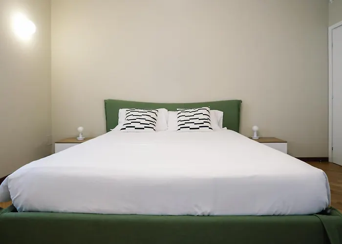 Flora Inn, Scotti's House - Due Passi In Centro Guest house