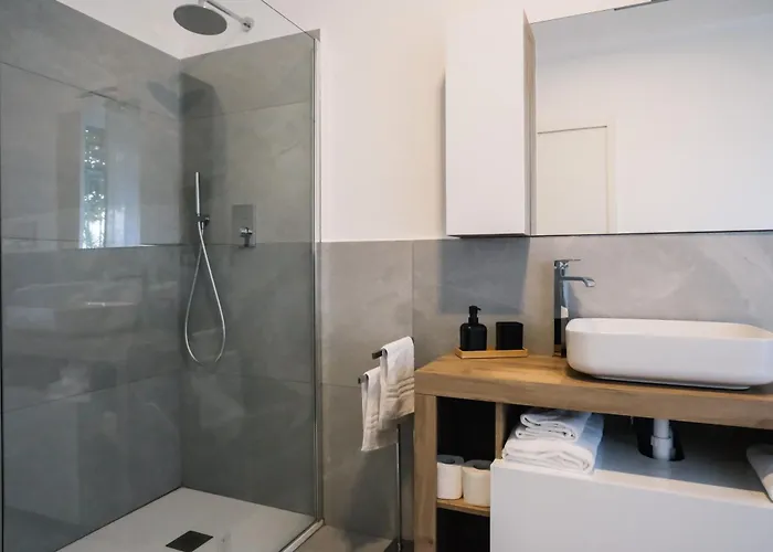 Guest house Flora Inn, Scotti's House - Due Passi In Centro Bergamo