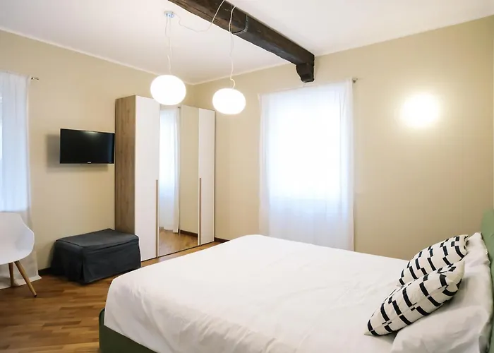 Гостьовий будинок Flora Inn, Scotti's House - Due Passi In Centro