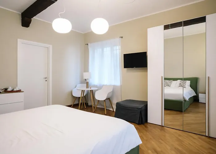 Flora Inn, Scotti's House - Due Passi In Centro Гостьовий будинок 3*