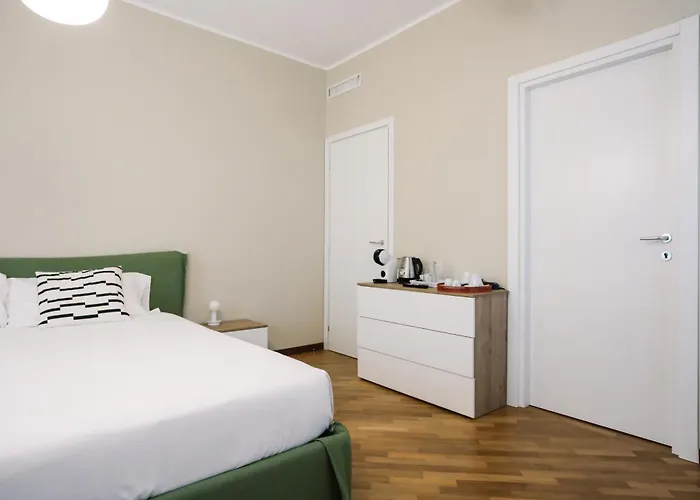 Guest house Flora Inn, Scotti's House - Due Passi In Centro 3*