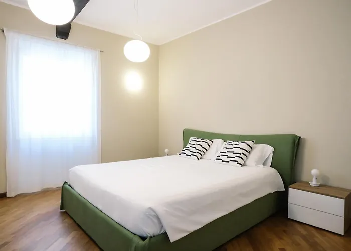 Guest house Flora Inn, Scotti's House - Due Passi In Centro Bergamo