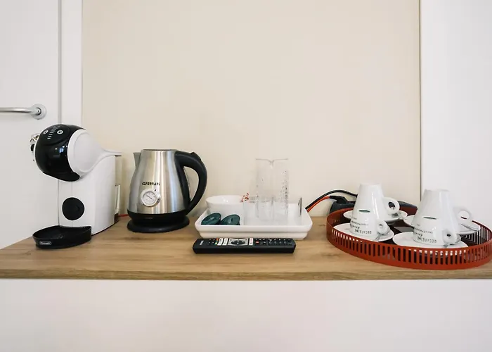 Flora Inn, Scotti's House - Due Passi In Centro Guest house 3*