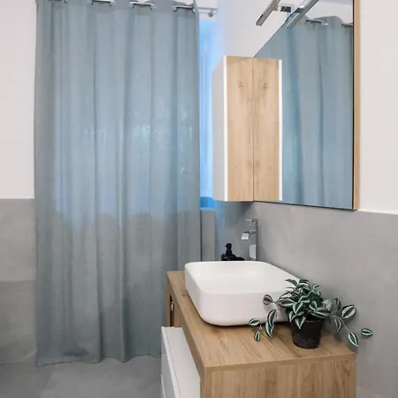 Flora Inn, Scotti's House - Due Passi In Centro 게스트하우스 베르가모