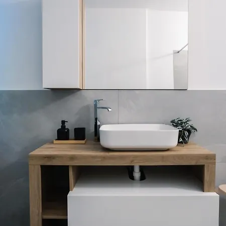 게스트하우스 Flora Inn, Scotti's House - Due Passi In Centro 2*