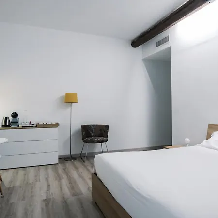 게스트하우스 Flora Inn, Scotti's House - Due Passi In Centro