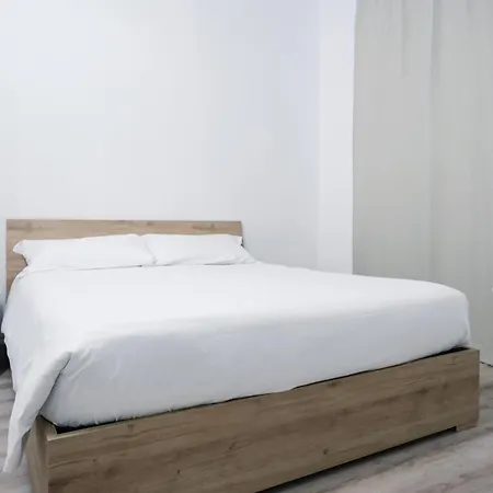 Flora Inn, Scotti's House - Due Passi In Centro 게스트하우스 베르가모