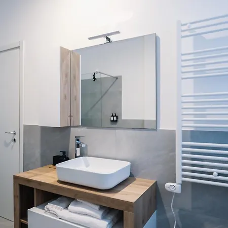 Flora Inn, Scotti's House - Due Passi In Centro 2* 베르가모