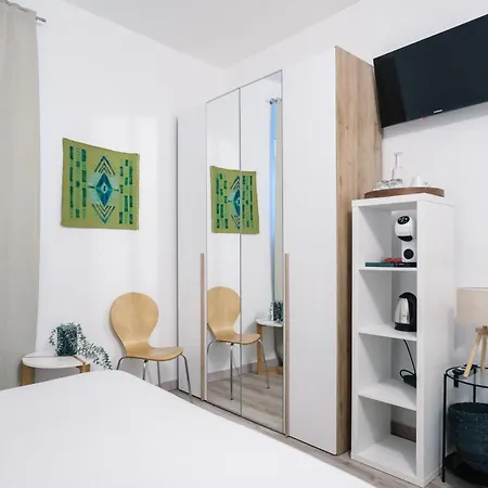 게스트하우스 Flora Inn, Scotti's House - Due Passi In Centro