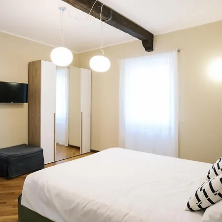 게스트하우스 Flora Inn, Scotti's House - Due Passi In Centro