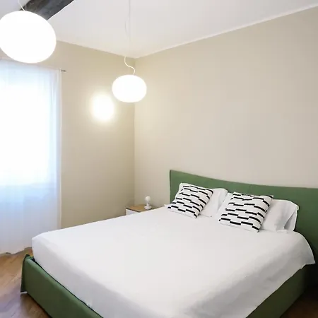 게스트하우스 Flora Inn, Scotti's House - Due Passi In Centro 2*