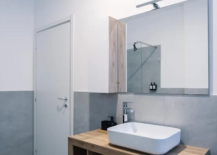 Flora Inn, Scotti's House - Due Passi In Centro 贝尔加莫