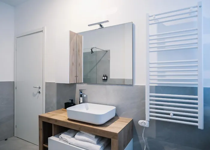 Flora Inn, Scotti's House - Due Passi In Centro 3* 贝尔加莫