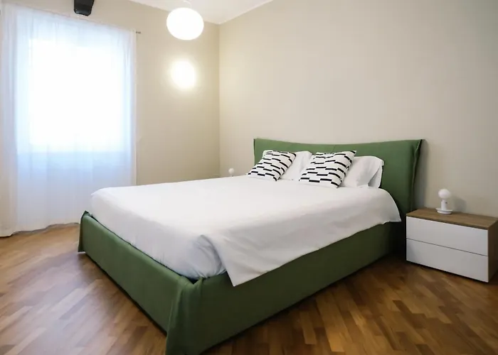 Flora Inn, Scotti's House - Due Passi In Centro 招待所