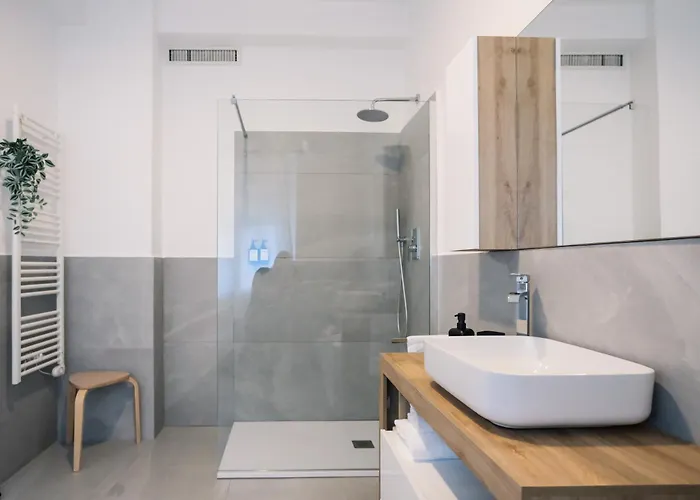 Flora Inn, Scotti's House - Due Passi In Centro 贝尔加莫